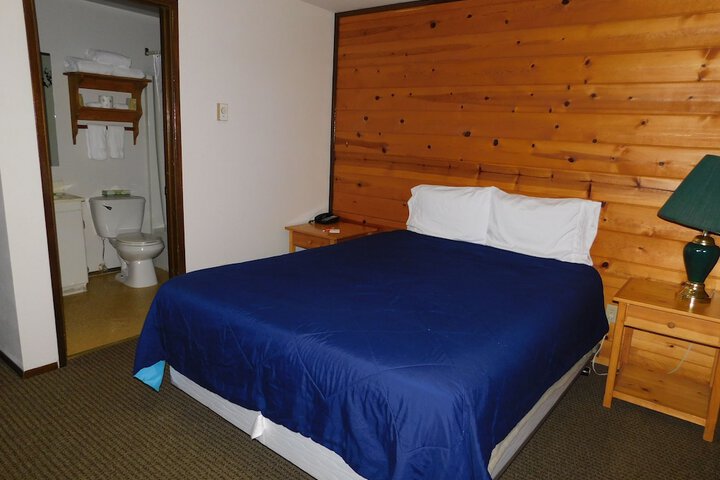 Room 28 of 33