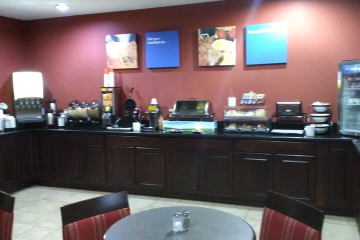 Breakfast/Coffee Service 32 of 36