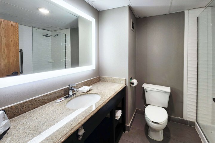 Room 15 of 32