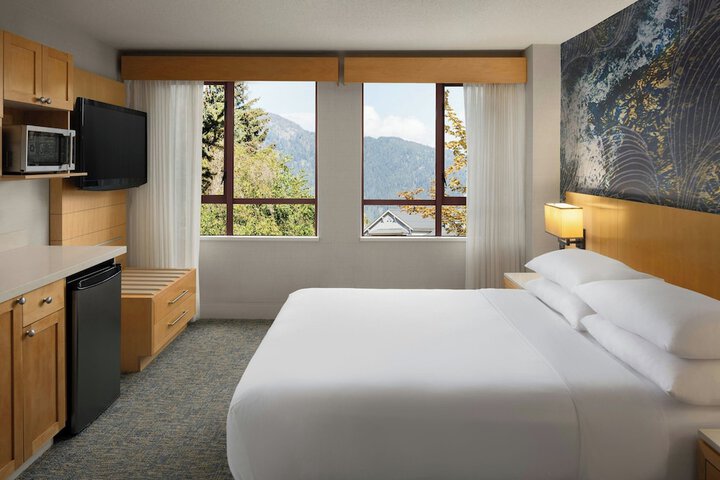 Delta Hotels by Marriott Whistler Village Suites
