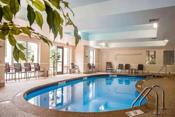 Comfort Suites West Warwick - Providence