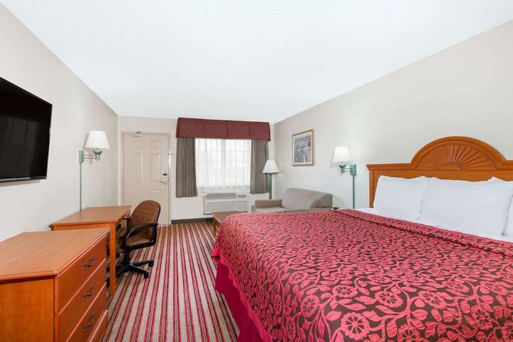 Room 10 of 17