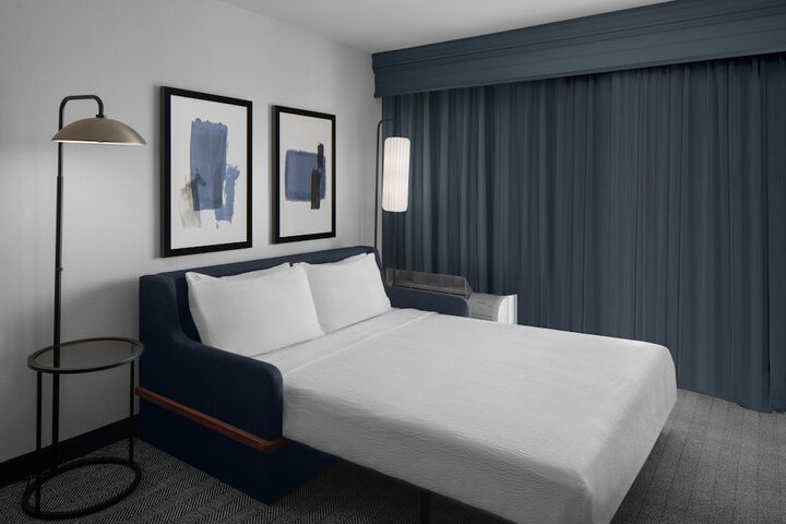 Room 26 of 43