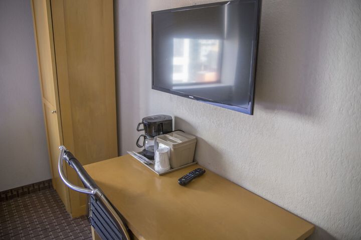 Room 8 of 26