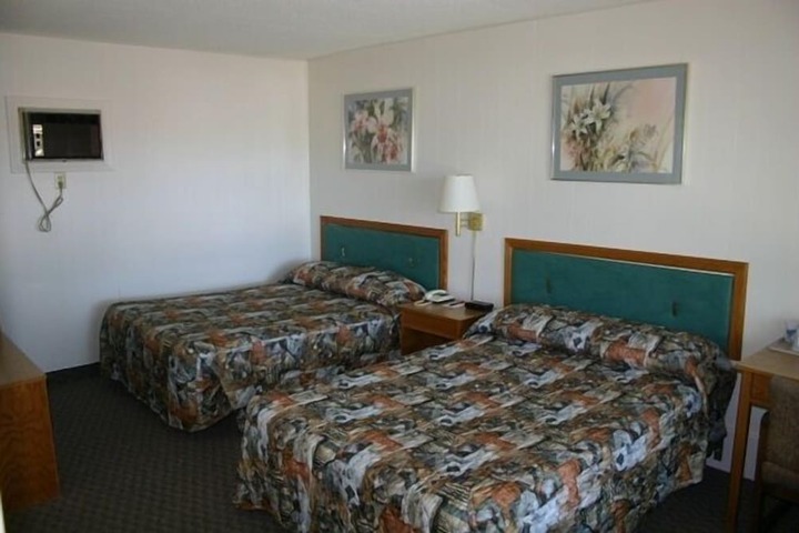 Room 8 of 16