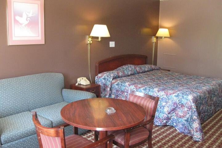 Room 4 of 20