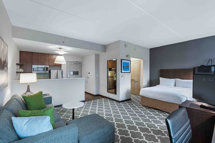 Room 42 of 83