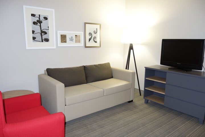 Room 13 of 18