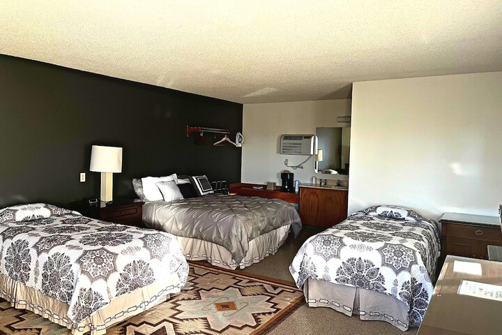 Room 5 of 15
