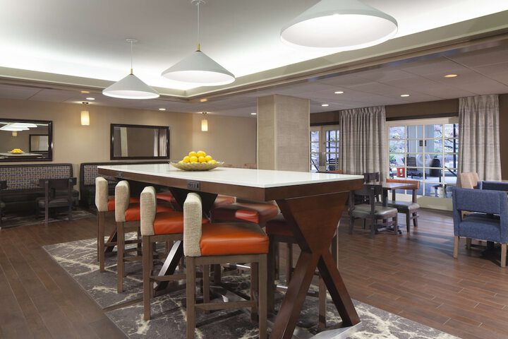 Hampton Inn Charleston-Southridge