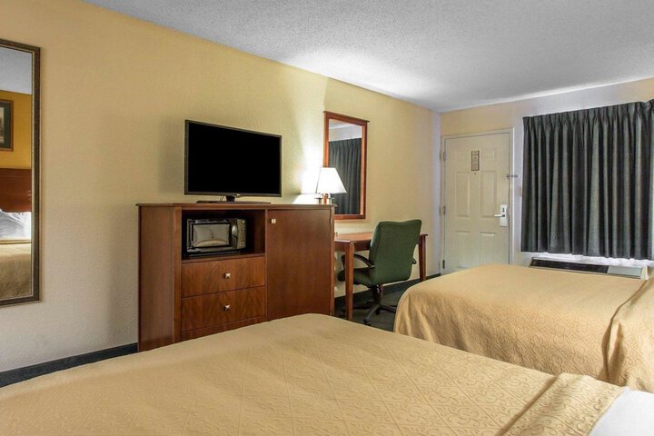 Room 8 of 35