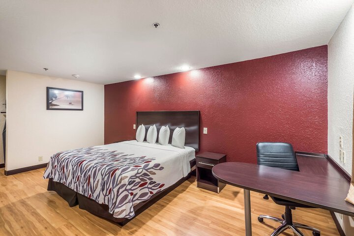 Room 15 of 40