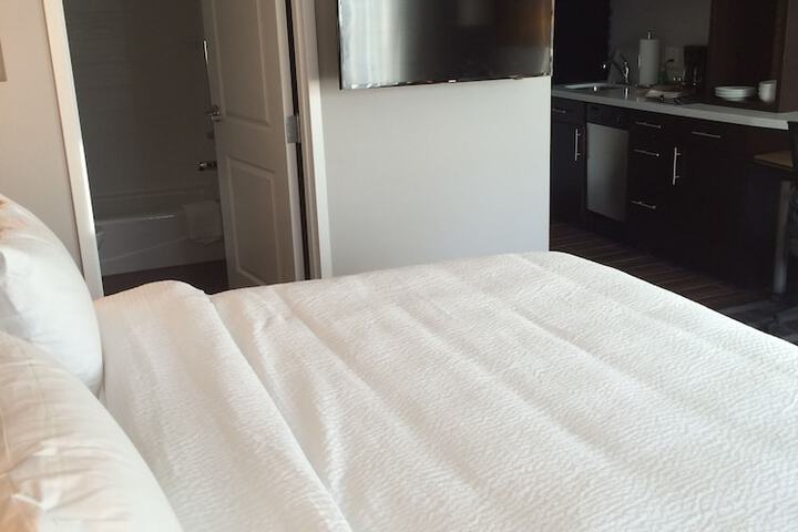 Room 25 of 36