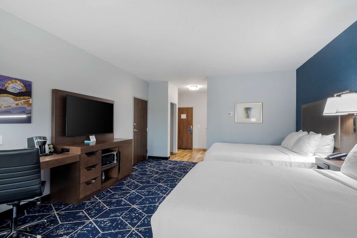 Room 34 of 49