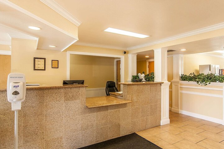 Hotel Interior 10 of 27