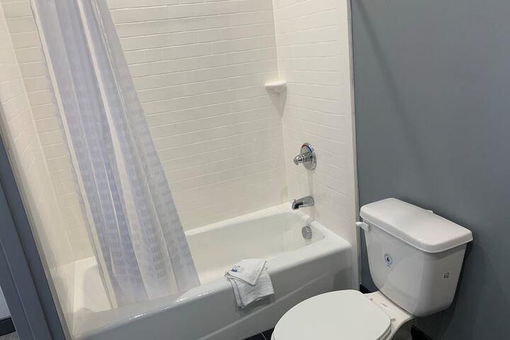 Room 16 of 24