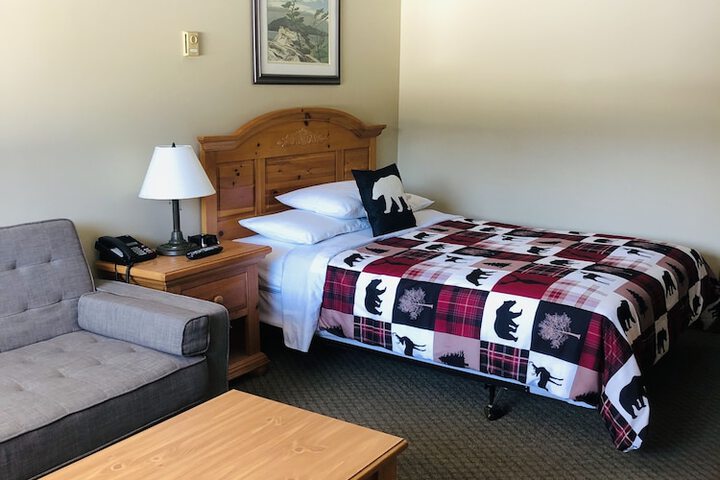 Parkway Motel
