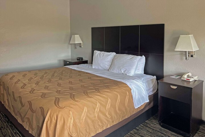 Room 35 of 46
