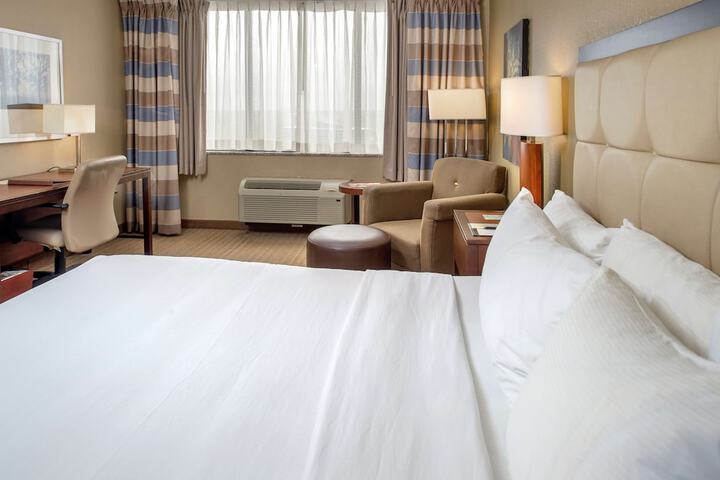 DoubleTree by Hilton St. Louis - Westport