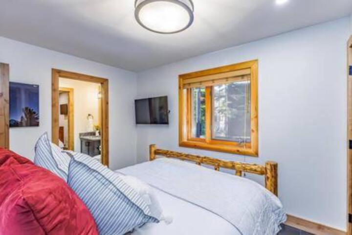 Luxury Family Cabin at Summit West