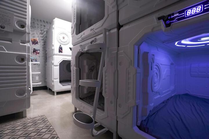 Star Wars themed sleeping pods near St. Louis