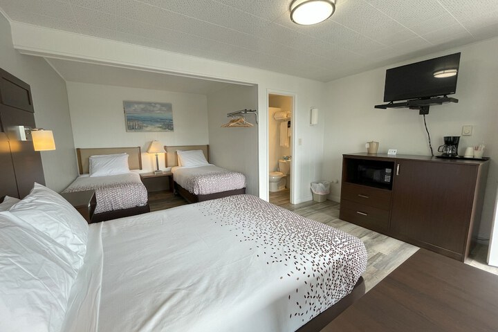 Room 3 of 13
