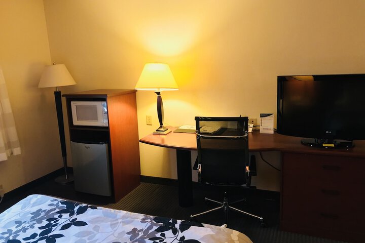 Room 34 of 77