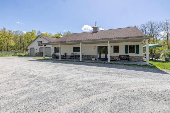 Modern Farm Home 2hr NYC BOS Peaceful Wifi