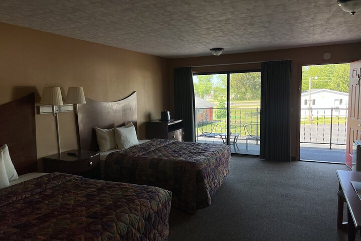 Room 149 of 443