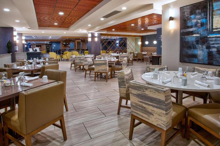 Crowne Plaza Chicago-Northbrook by IHG