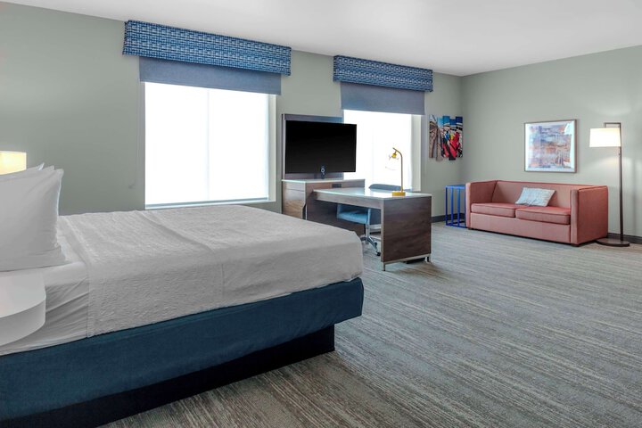 Room 11 of 32