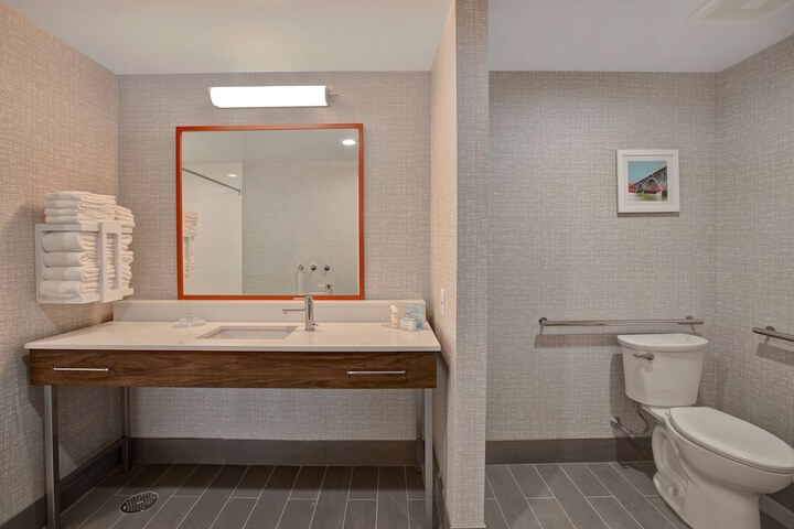 Room 19 of 40
