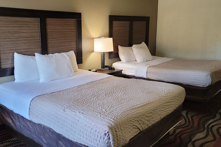 Room 4 of 7