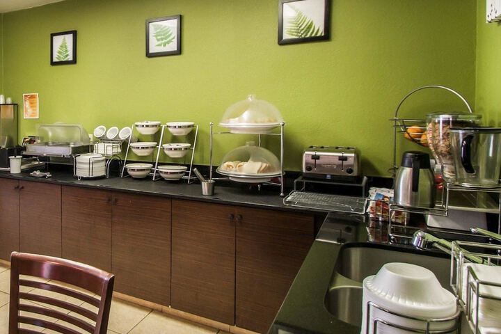 Sleep Inn & Suites Niantic North
