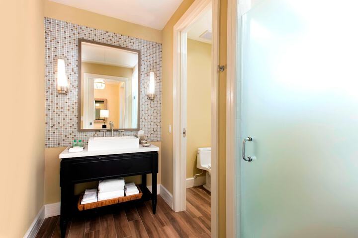 Room 46 of 142
