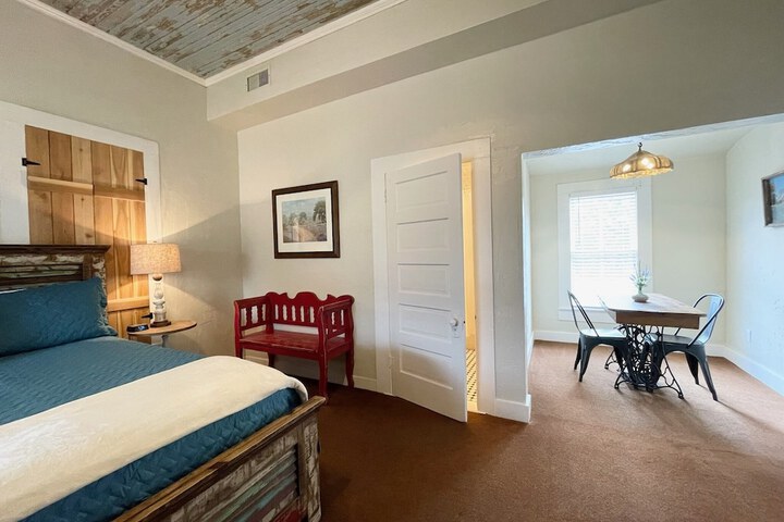 Room 90 of 150