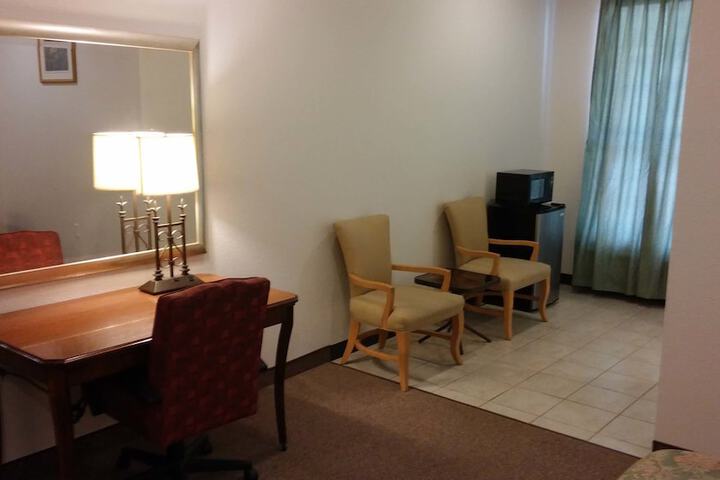 Room 33 of 47