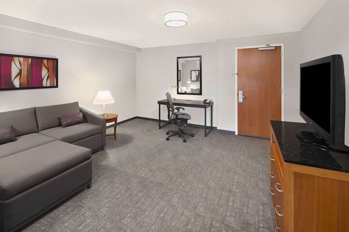 Room 25 of 53