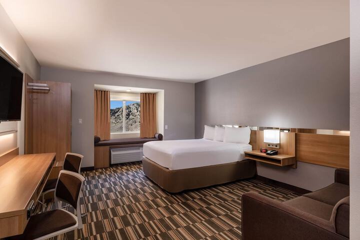 Microtel Inn & Suites by Wyndham Georgetown Lake