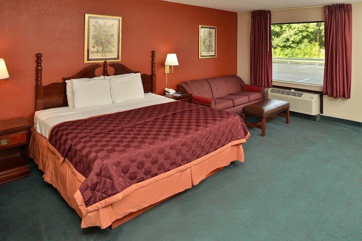 Room 7 of 18