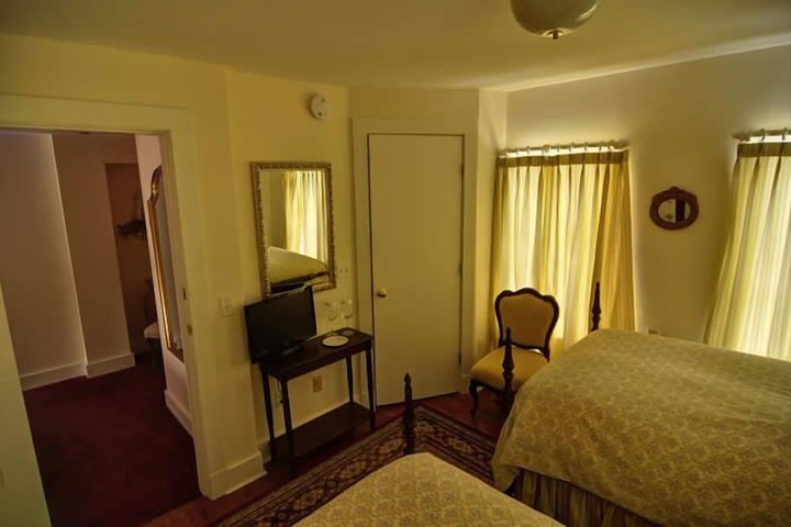 RiverWood Inn