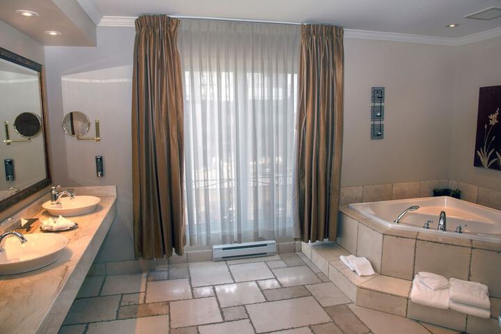 Hotel Brossard an Ascend Collection Hotel