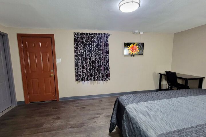 Budget Inn & Suites