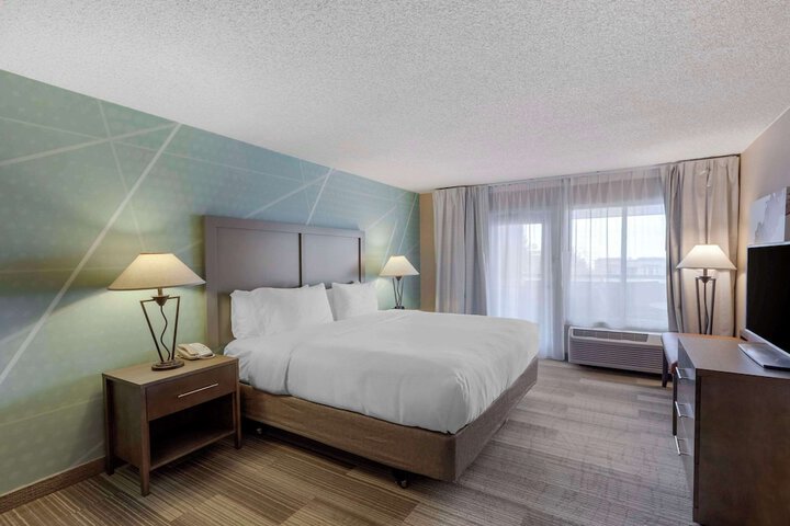 Room 32 of 56