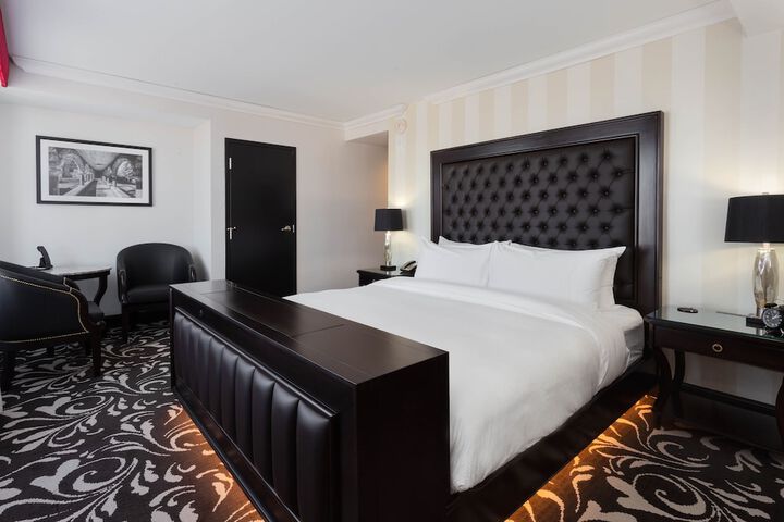 Room 11 of 27