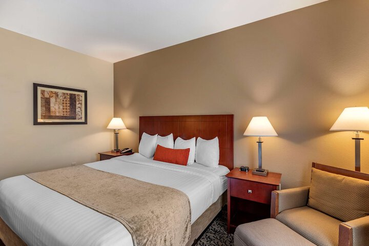 Room 16 of 38