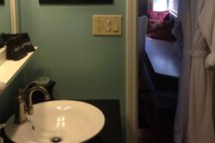 McKenzie House B & B