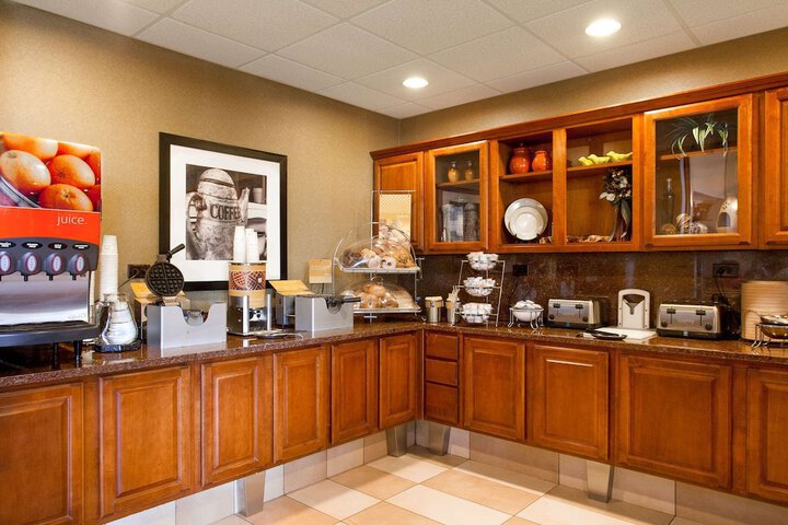 Hampton Inn & Suites Addison