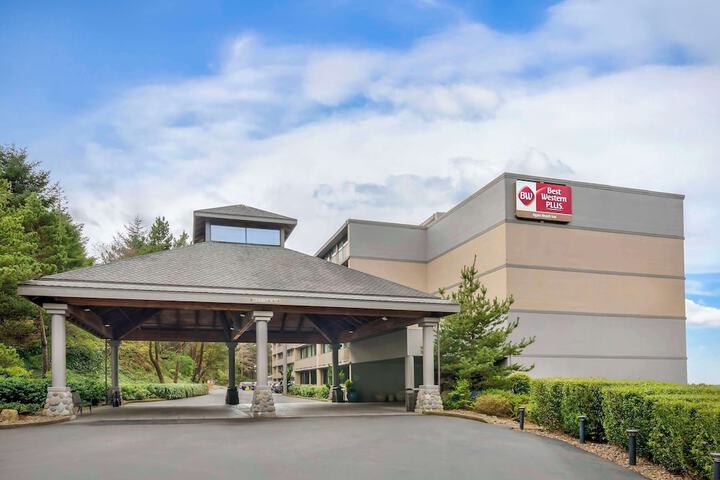 Best Western Plus Agate Beach Inn