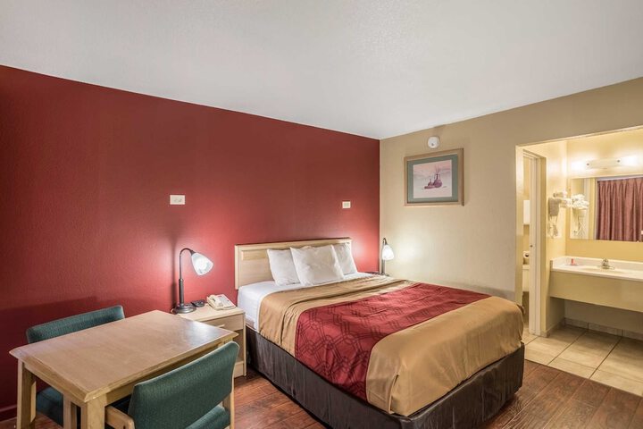 Room 22 of 37